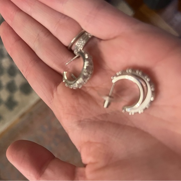 Kendra Scott Earrings - Picture 2 of 3